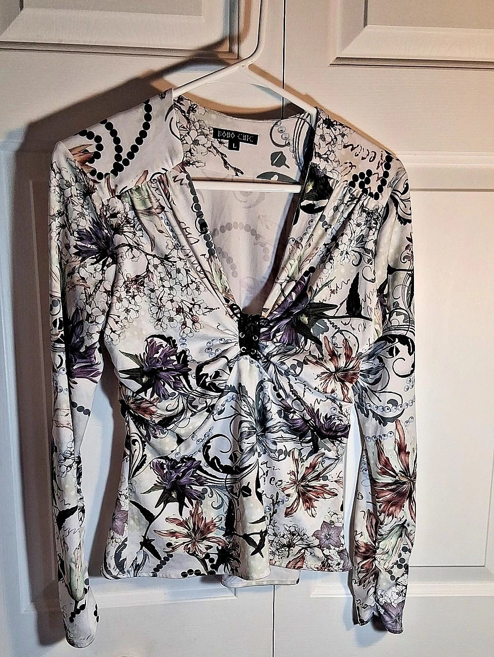 Boho Chic Floral V-Neck Blouse in White & Purple Large
